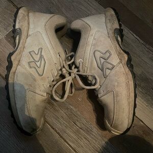 Woman’s flite softball turf shoes